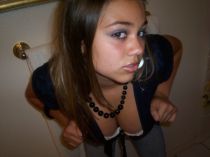 

Was een beetje melig en dronken tijdens deze foto maar vind um wel leuk past wel hier ja toch?
