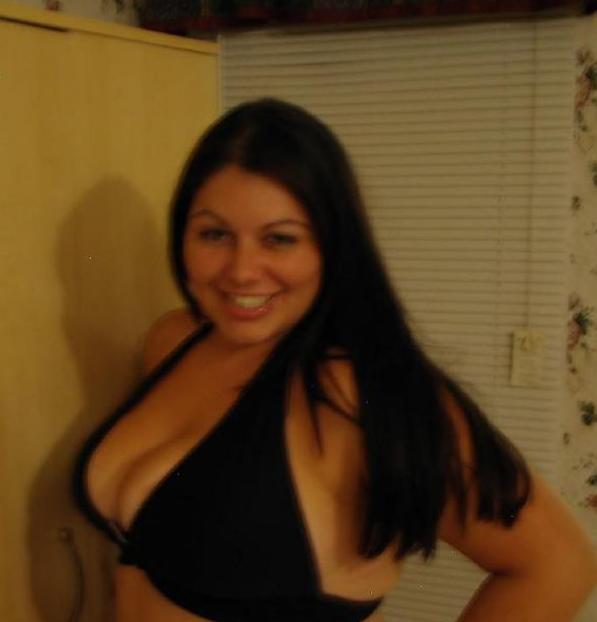 Openminded girl zoekt stel of man 