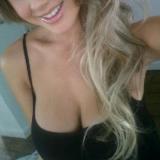 Ik zoek dus iemand die NIET alleen maar met het uiterlijk bezig is. xx