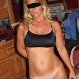 Hallo, ik woon in Oost Vlaanderen, ik ben 44 jaar en in een relatie.