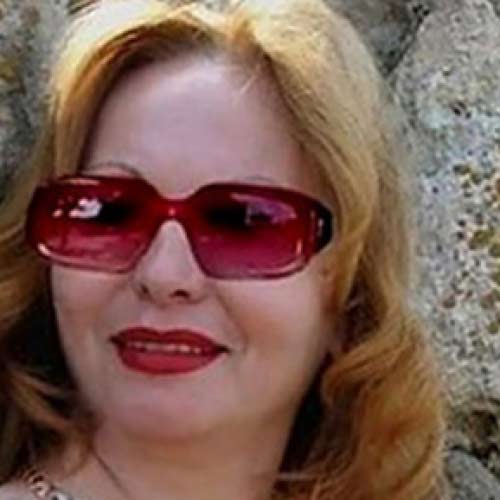 een spannend afspraakje met deze vrolijke dame?