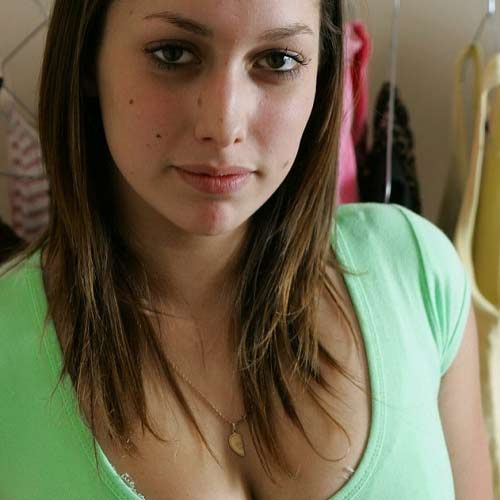 welke hete man wil er eens lekker geil met mij komen seksdaten   .??