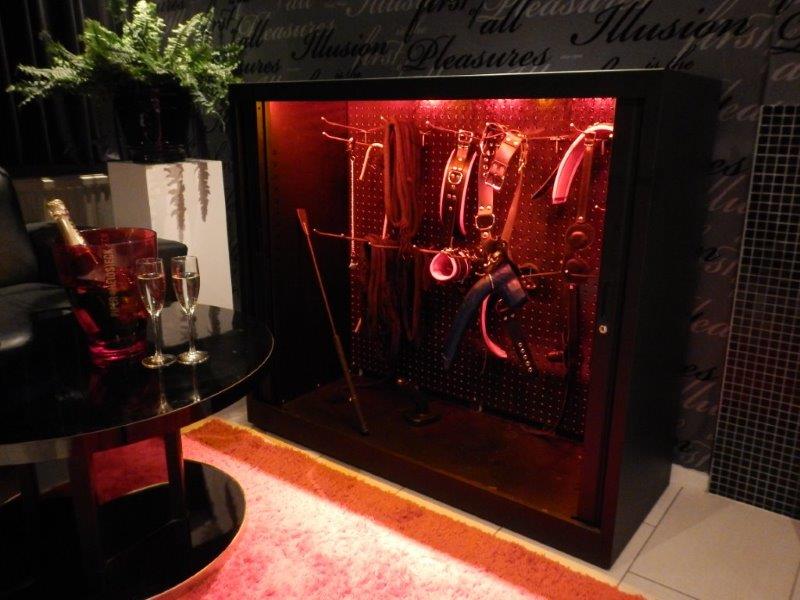 De heerlijkste dames wachten nu op u (van 14u tot 01u)