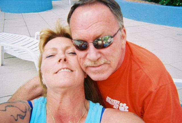 Een leuk stel zoekt een ander stel