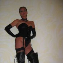  Ik zoek een slaaf voor bdsm spel, leeftijd onbelangrijk