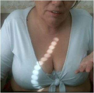 Geile Milf..... natte kut en geile dikke borsten  