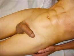 tenger grootgeschapen haarloos lichaam voor uw foto & video-hobby.