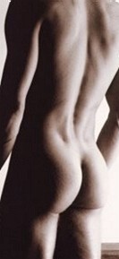 Man geeft massage's aan dames