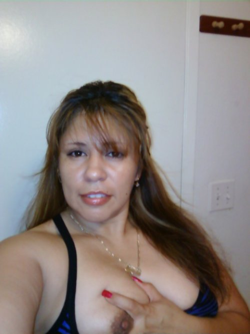 Exotische MILF zoekt sex met jongere man