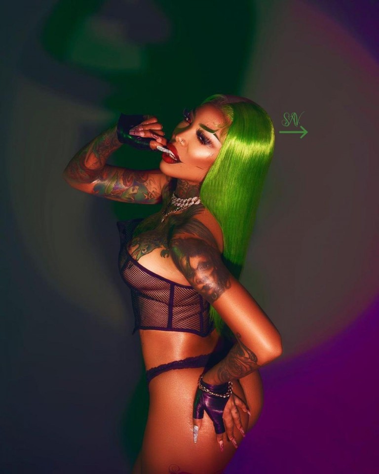 Waar zijn die slaven?  Ik zoek naar eentje 