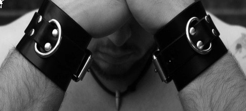 ik ben bi en zoek een meesteres of en meester of beiden 