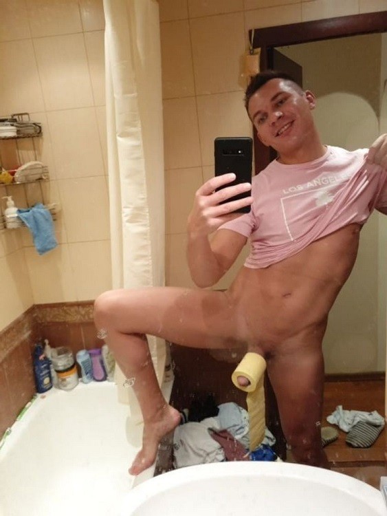 Ik zoek een gay die net als mij ook super geil is en beetje gek is