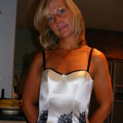 Rijpe vrouw zoekt soft sm