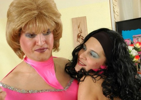Geile gay gezocht voor een fantasie volle trio