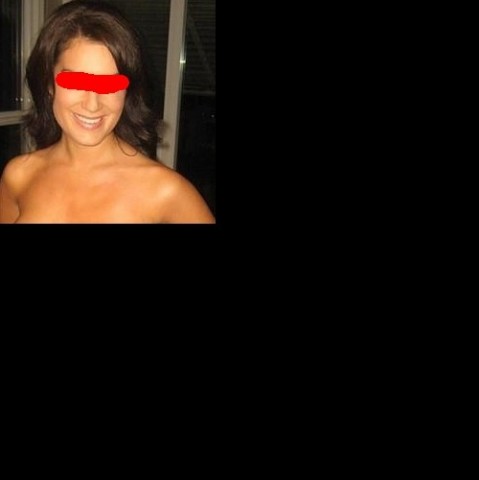 welke man heeft zin in een geile getrouwde vrouw vol sappen?