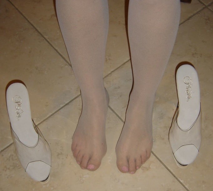 Aanbid mijn voetjes in mijn panty's