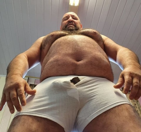 Welke jongeman wil deze geile turk pijpen?