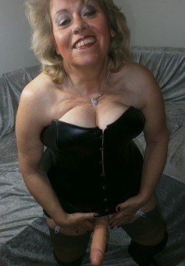 Man die voor veel in is en ook verwent wil worden door mij