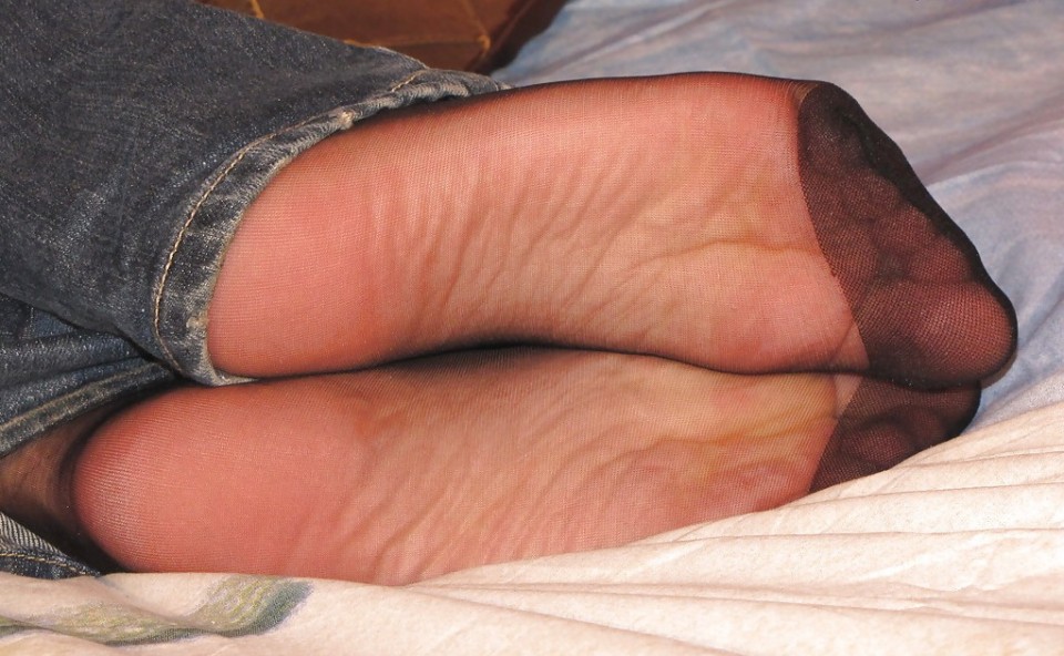 Bedek jij mijn voetjes met heel veel kusjes?