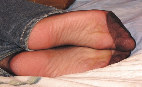 Bedek jij mijn voetjes met heel veel kusjes?