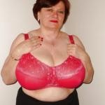 Deze oudere vrouw heeft nog steeds haar behoeftes!