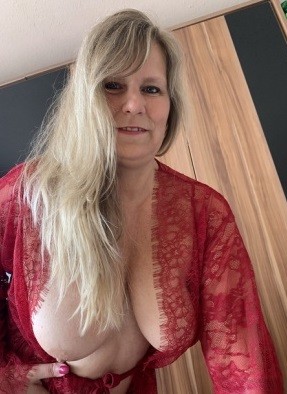 vrouw van 50 is op zoek naar meer plezier.