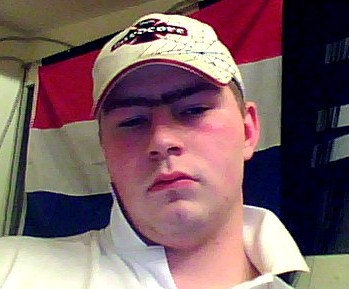 oproep aan alle vrouwen maagd of niet help deze jongen