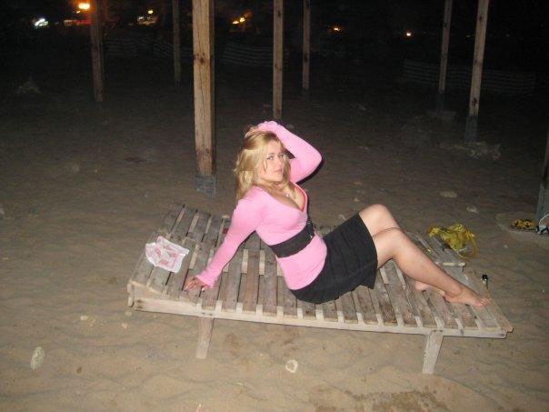 Lekker stiekem op het strand neuken...kom snel
