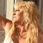 Sexy oudere dame, zoekt jonge God! 