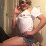 Travestiet slet wil diep keel pijpen!