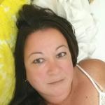 Wil jij met mijn grote borsten spelen? 