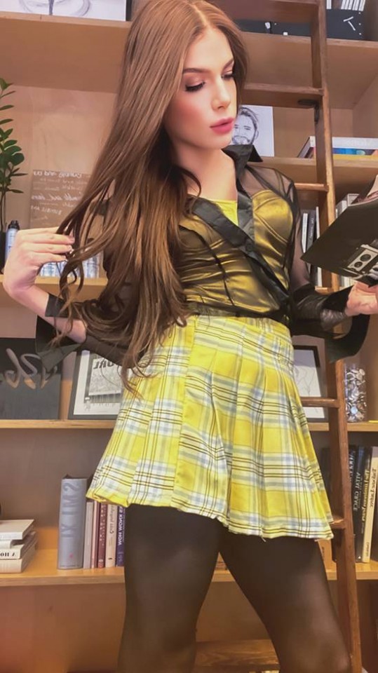 Sexy roodharige op zoek naar begripvolle mannen