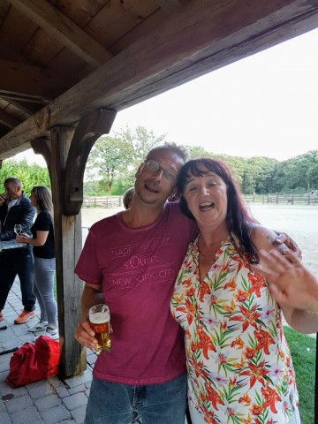 Zij, 63 en hij 49 zoeken een stel voor vriendschap +