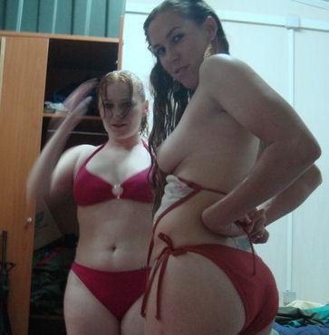   Welke man heeft zin in een wilde date met 2 hete meiden ?