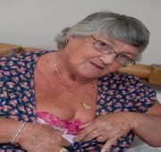 Oma heeft zin in gezelligheid