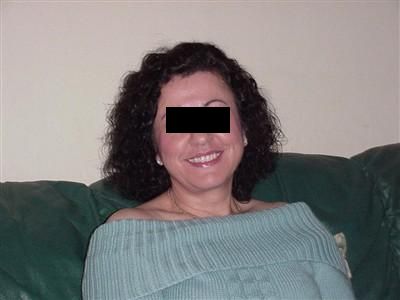 Hete huisvrouw heeft een ... nodig