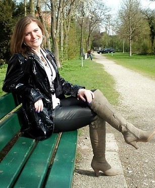 Leuke spannende date krijgen met een manlijke latexlover.