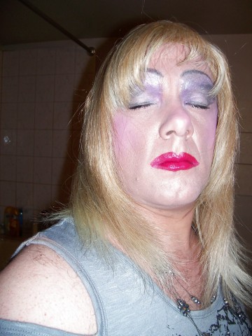 Vind je het niet erg als ik mij verkleed als een vrouw?