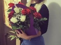 Kirsten werkt op een bloemenkraam met veel plezier houd van gamen, wij