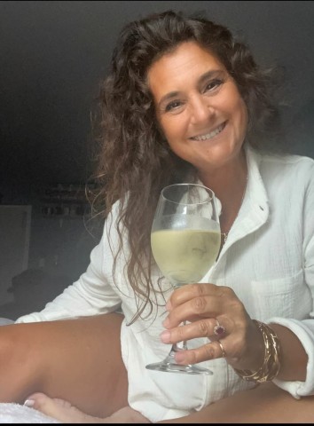 Cessie wil een hete nacht beleven samen met jou!