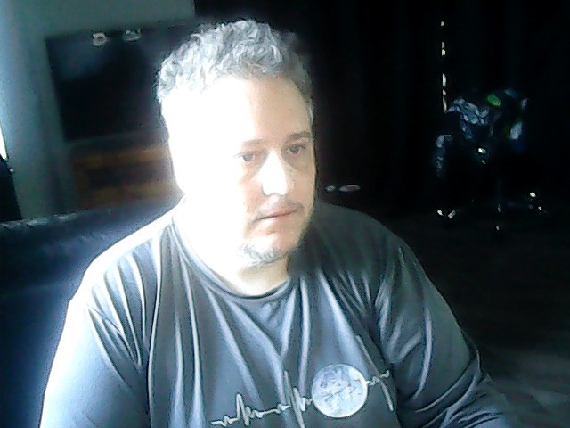 Lieve en zorgzaame loyal, opzoek naar spanning sinds een lange tijd bi