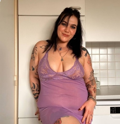 Echte meid zoekt grote lul om me te laten klaarkomen