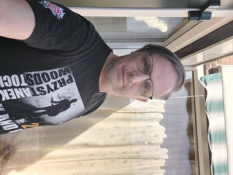 Single papa met te groot bed en eigen huis zoekt!