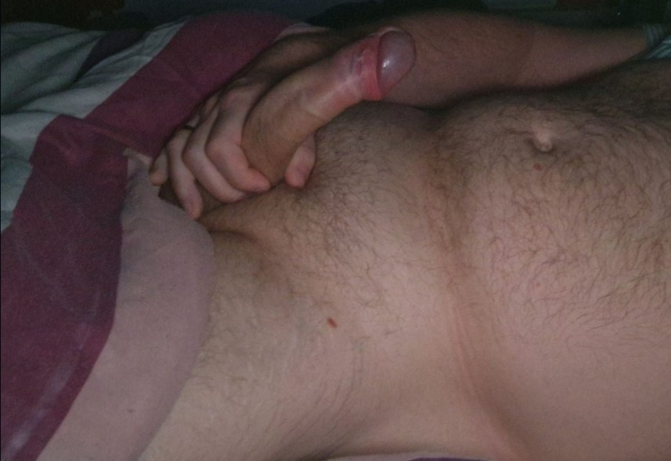 Stoute toyboy zoekt rijpe vrouw voor sex