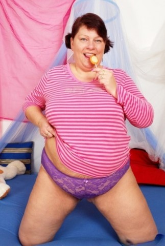 Welke geile man wil met mij komen spelen.