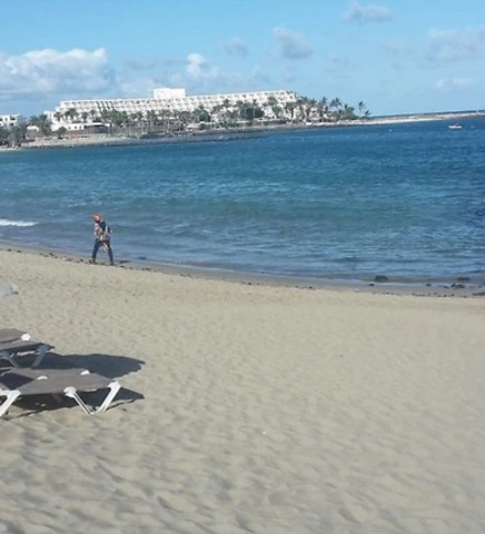 Gezocht mooie aantrekkelijke vrouw die zin heeft mee te gaan voor een 