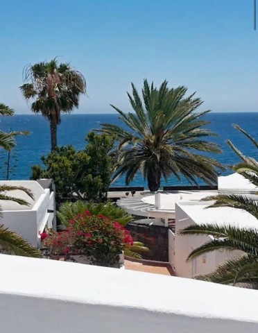 Gezocht mooie aantrekkelijke vrouw die zin heeft mee te gaan voor een 