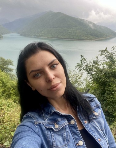 KIRA – Elegant and Discreet Companion for Exceptional Moments