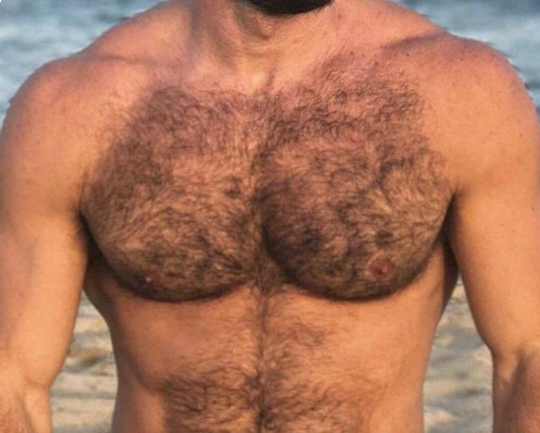 Fitboy 30 zoekt 18 jarige meid. 