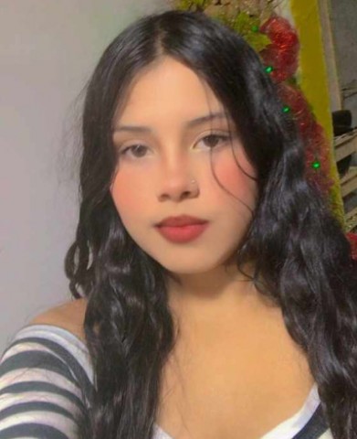 Hot babe zoekt daddy.